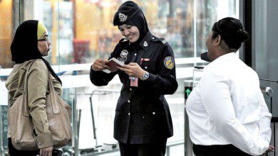 ماليزيا تدعو الأجانب المنتهية تأشيراتهم لتجديدها فوراً