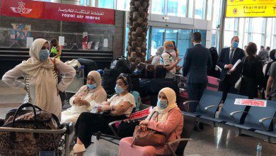 بالصور.. السفارة المغربية بالقاهرة تعيد رعاياها العالقين