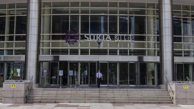 حادثة انتحار قفزاً من الطابق الثالث في مركز تسوق Suria KLCC