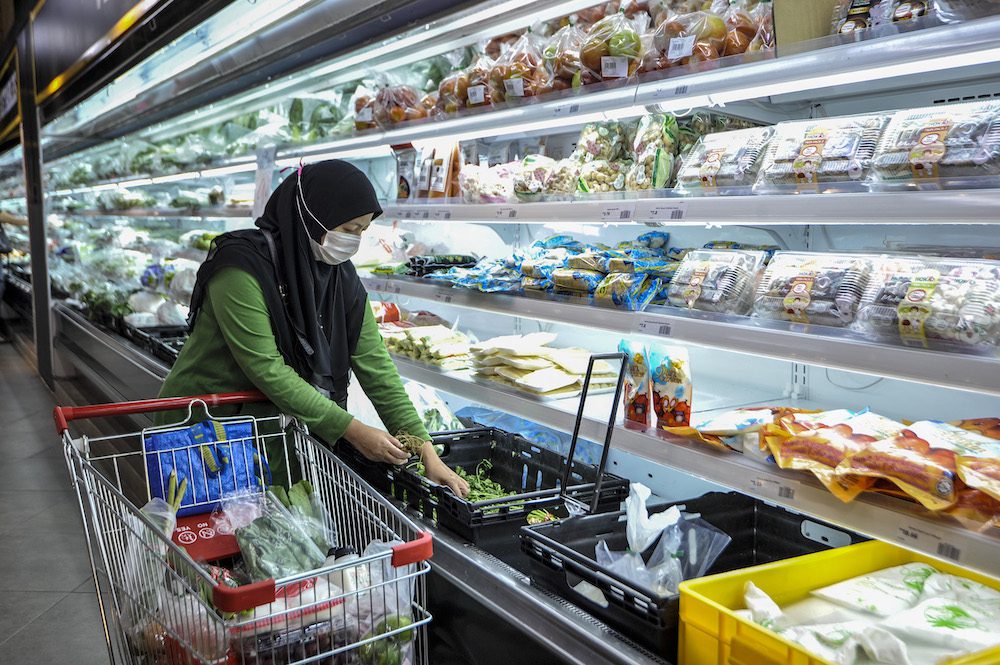 السماح بالتواجد لساعتين فقط في المولات والمحال التجارية