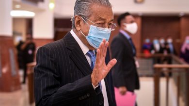 مهاتير محمد يجتمع بالملك يوم الخميس لبحث حالة الطوارئ
