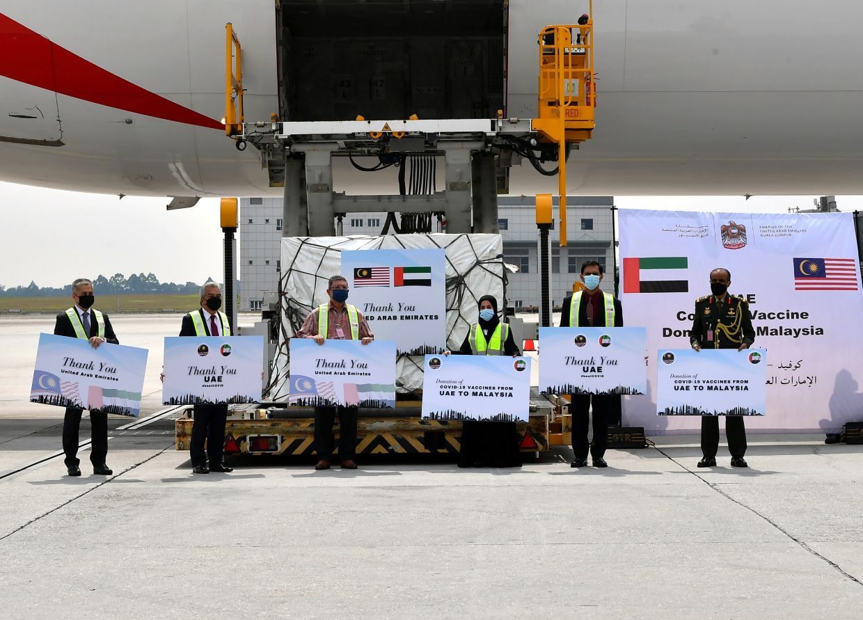 ملك ماليزيا يشكر الإمارات على تبرعها بمليون جرعة لقاح