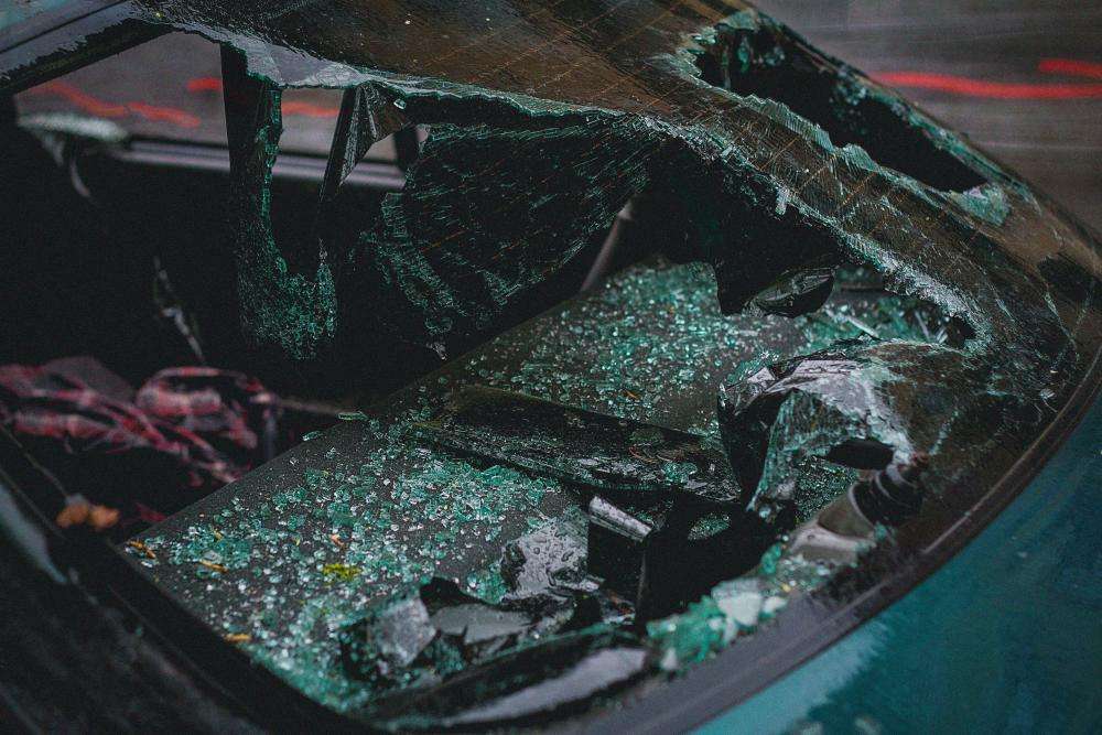 قتيلان و3 إصابات بالغة في حادث سير مروع بين مركبتين