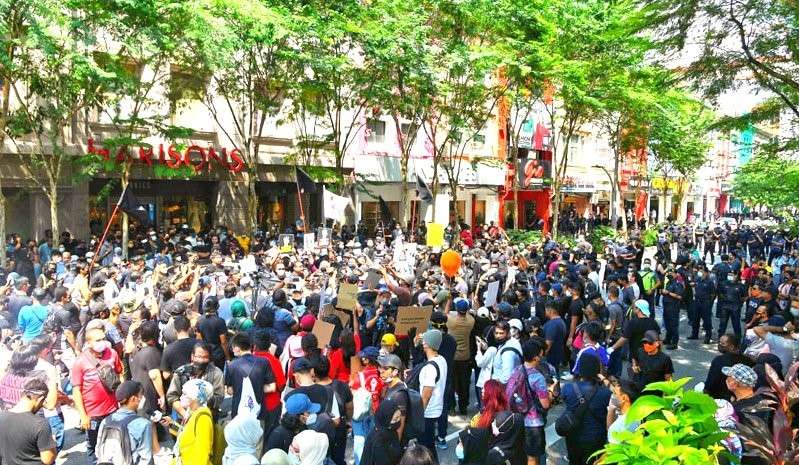 مسيرات للاحتجاج على غلاء المعيشة والشرطة الماليزية تستدعي المنظمين