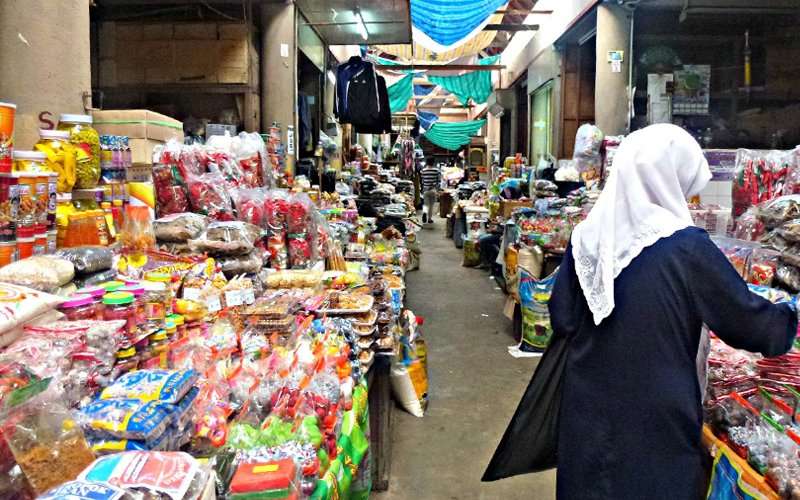 وسط محاولات خفض السعر.. تهريب سلع ماليزية "مدعومة حكومياً" إلى الخارج