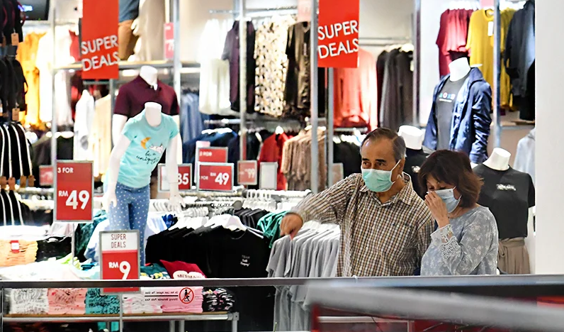 توجه نحو الإنفاق الترفيهي... نمو في دخل الأسر الماليزية بمتوسط 5.3٪