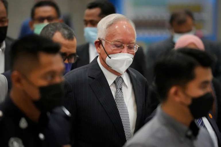 محاكمة 1MDB: نجيب أصدر شيكات بقيمة 8.4 مليون رنجيت معظمها لتمويل حزب أمنو