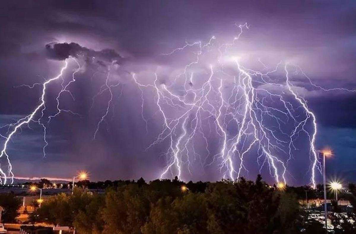 الأرصاد الجوية تحذر من عواصف رعدية في عدة ولايات