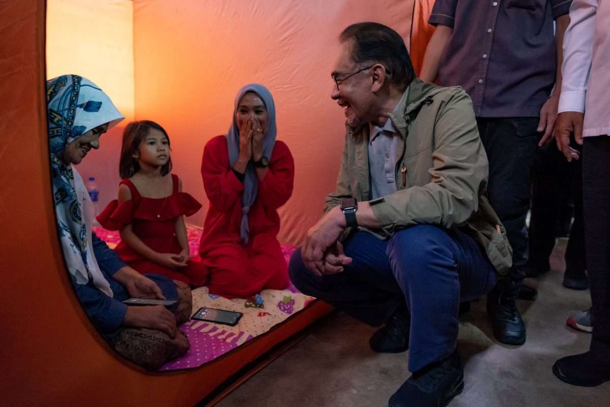 أنور يعلن عن دعم بقيمة 100 مليون رنجيت لمقاومة الفيضانات