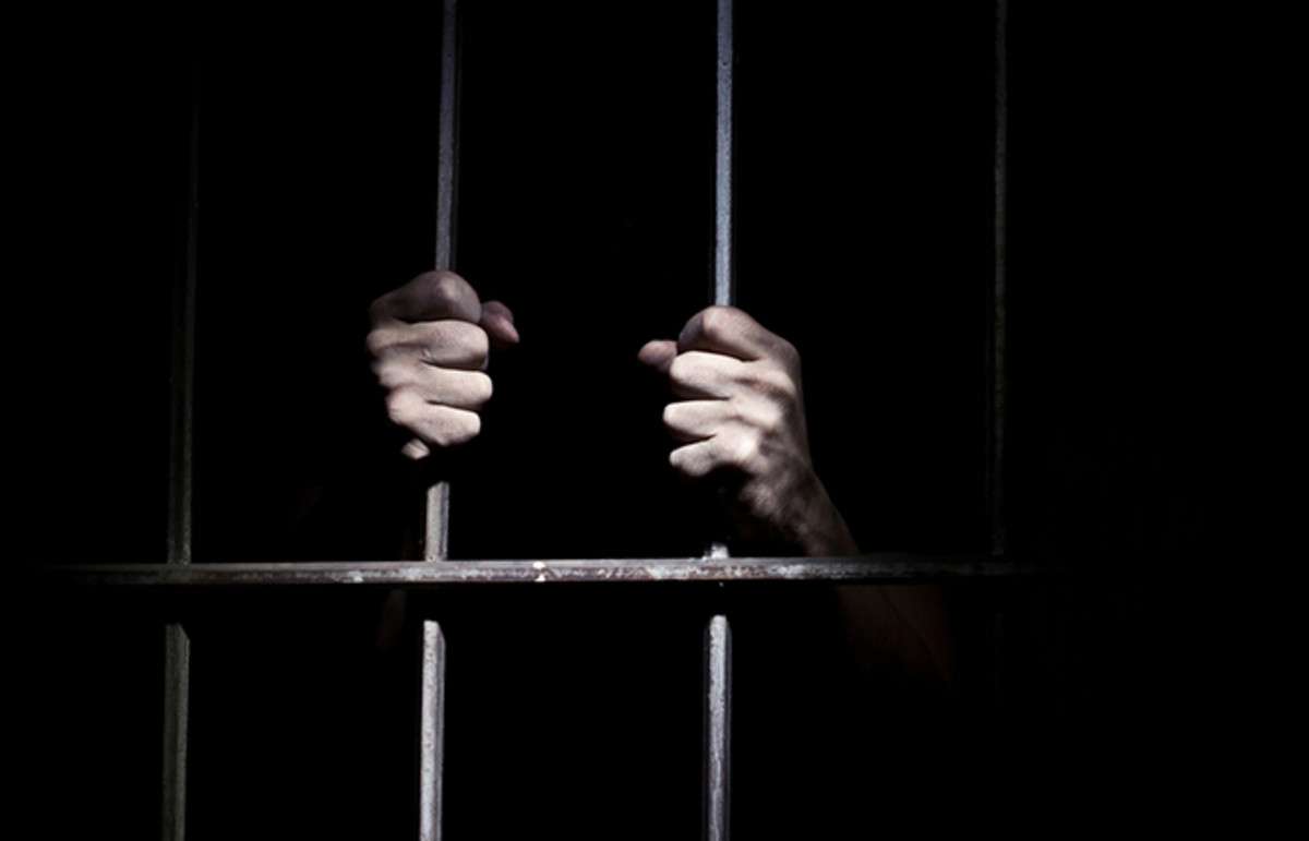 ماليزي يقاضي الحكومة بسبب وفاة ابنه في السجن