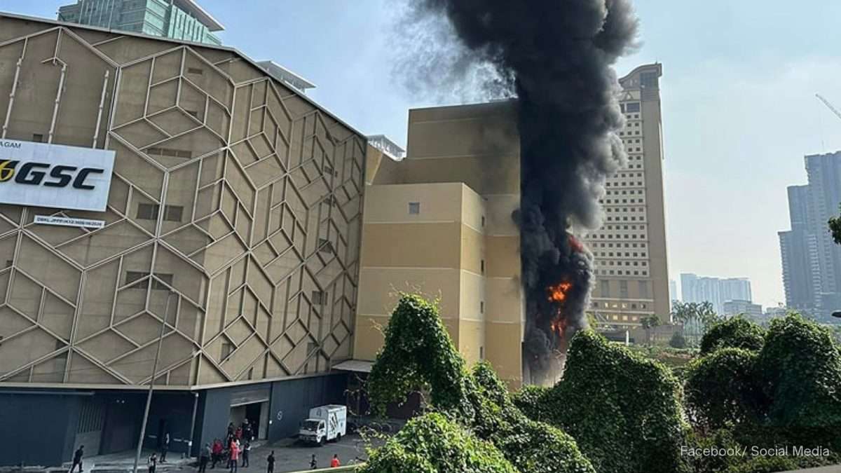 حريق في مركز التسوق ميد فالي مول في كوالالمبور